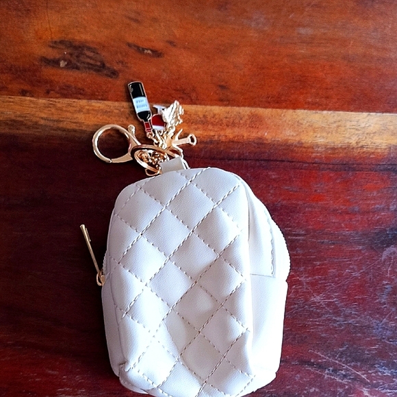 Mini Cream Vegan Leather Quilted Backpack Keychain. New - Picture 6 of 8
